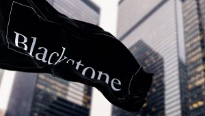 Da Blackstone ad Apollo: il private equity che flirta con l’Italia