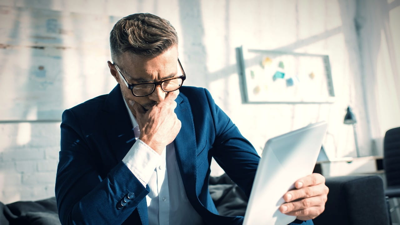 Un consulente può aiutare a investire la propria liquidità ferma sul conto