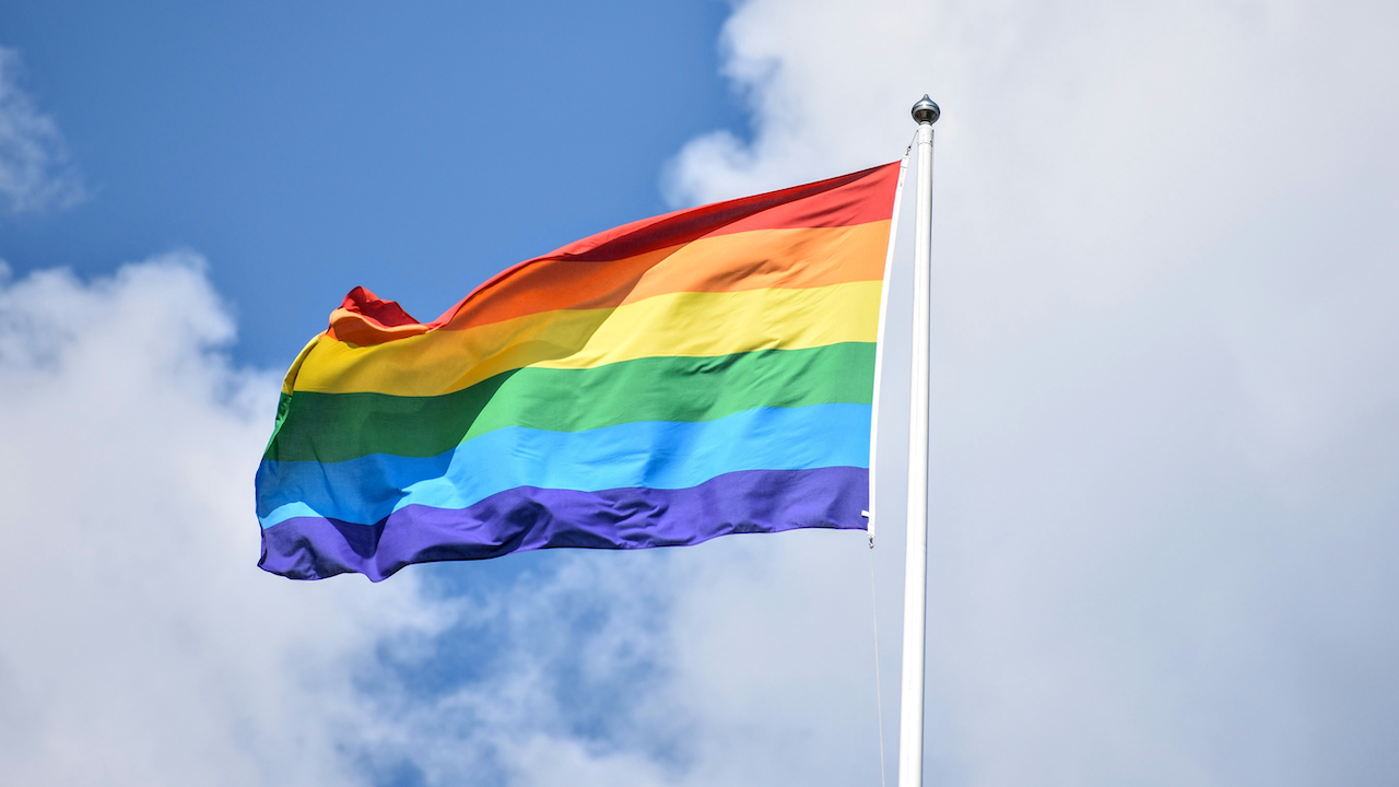 arte-queer-riconoscimento-crescita-sfide-mercato-globale