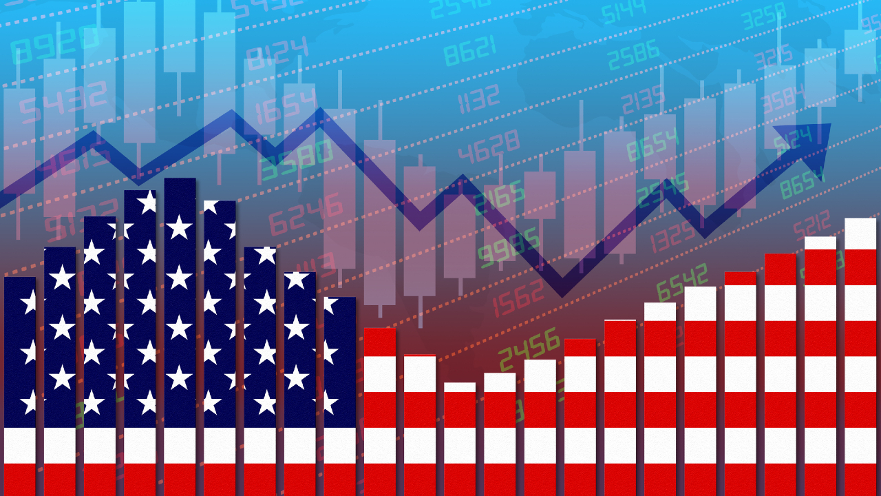 Un grafico a barre che ricorda la bandiera americana con stelle e strisce, intersecato da un grafico a linee a zigzag. Tutto questo si svolge su uno sfondo di numeri finanziari sfocati e grafici a candele, evocando una raffica di attività del mercato azionario e dinamiche di azioni.