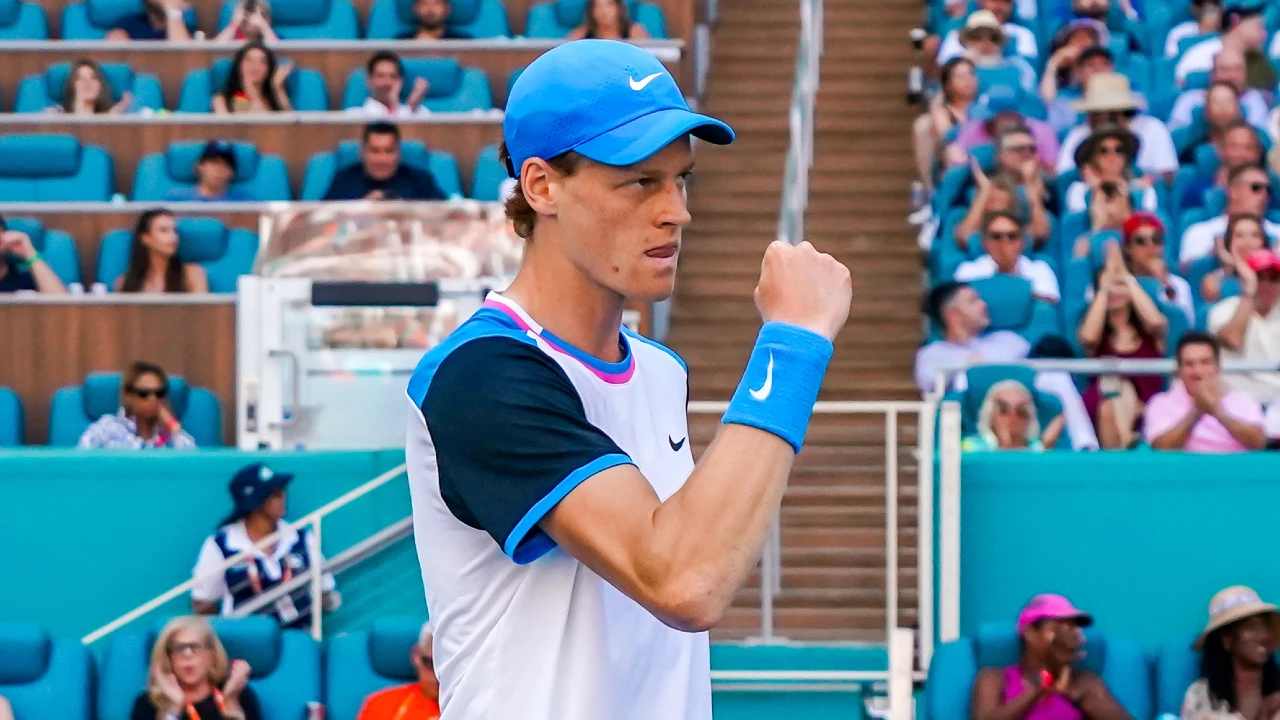Foto di Jannik Sinner: dal campo di tennis alla finanza, le 5 lezioni vincenti per investire da campione