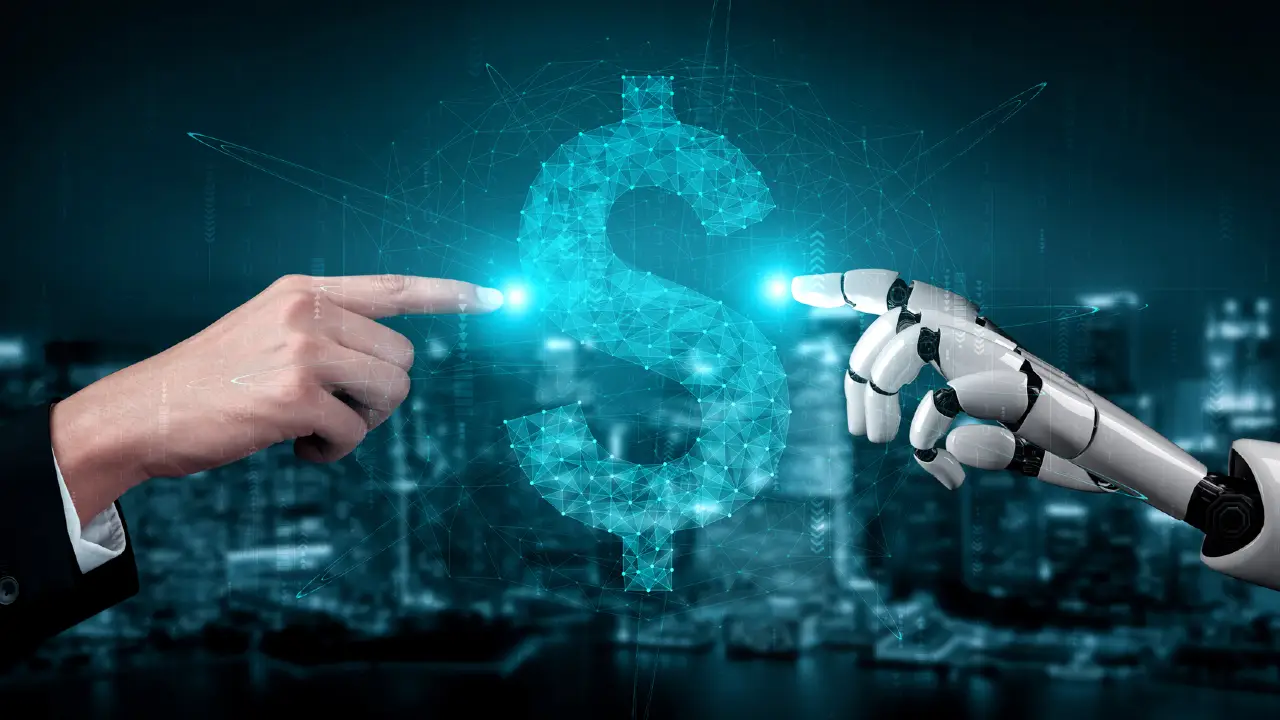 Una mano umana e una mano robotica puntano entrambe verso un segno del dollaro digitale luminoso, che simboleggia l'intersezione tra tecnologia e finanza, con un paesaggio urbano sfocato sullo sfondo.