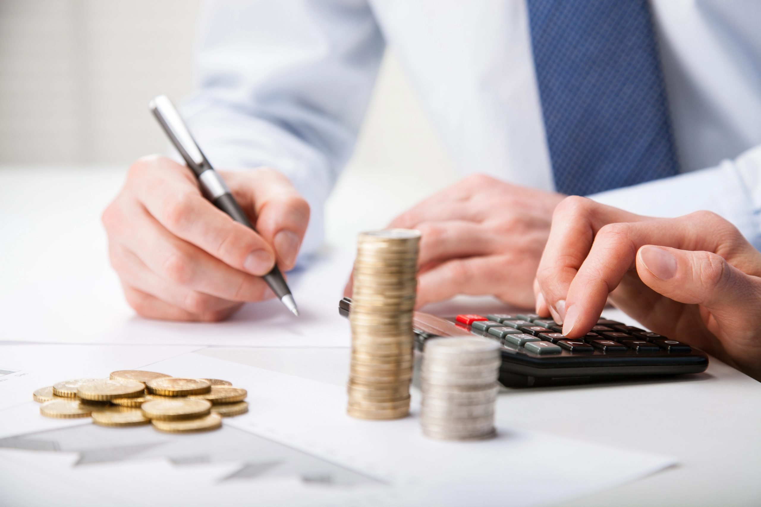 Come funziona la ritenuta d’acconto 20% nelle prestazioni occasionali 2025: limiti (5.000€/2.500€), comunicazione preventiva, PrestO vs tradizionale, IRPEF, INPS e INAIL per lavoratori e committenti.