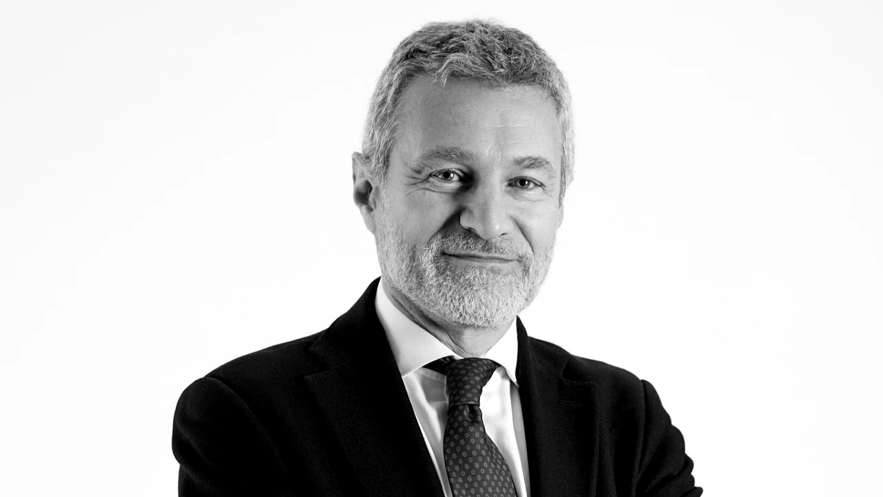 Foto in bianco e nero d Andrea Rossi, di Talea, sul tema trust testamentario.