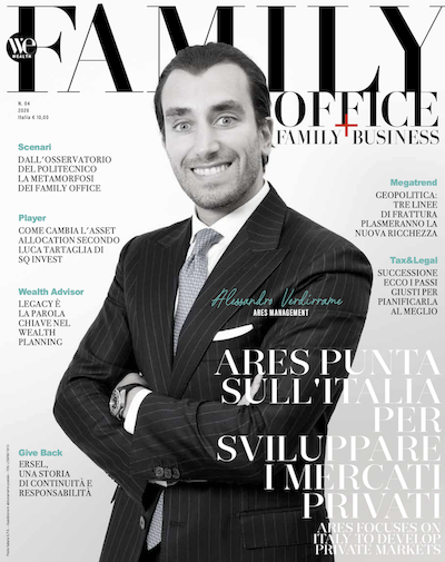 Un uomo in giacca e cravatta sorride a braccia incrociate sulla copertina di una rivista intitolata "Family Office". Vari titoli di articoli su finanza, management e affari lo circondano e il suo nome, Alessandro Vittorini, è scritto a mano vicino al suo braccio.