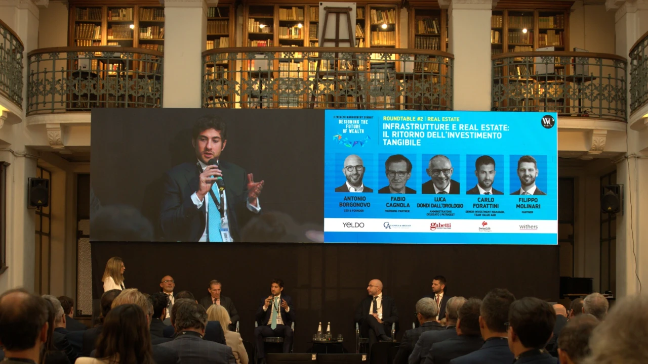 Foto tavola rotonda "Infrastrutture e real estate" dell'evento di We Wealth.