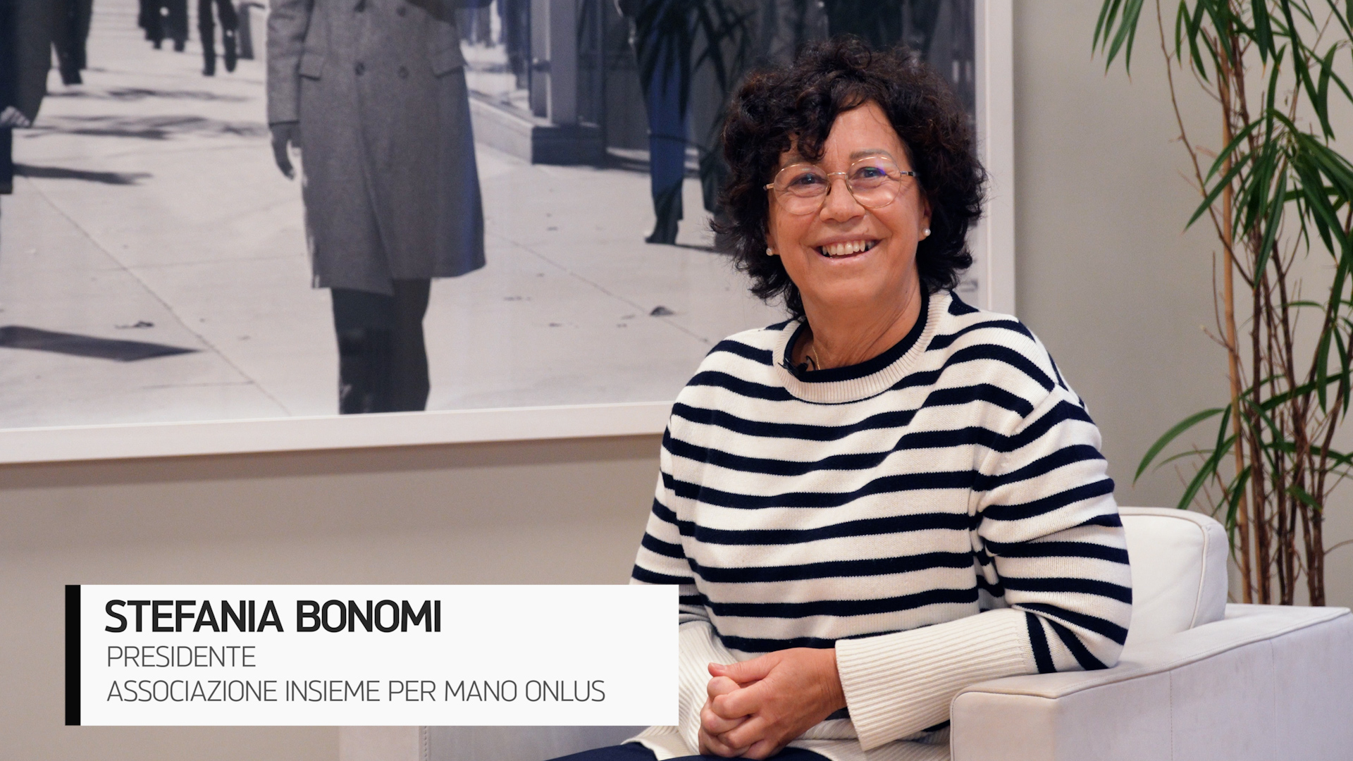 ritratto di Stefania Bonomi, presidente di Insieme per Mano Onlus