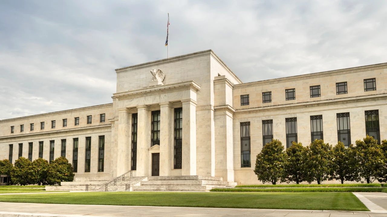 Warsh alla Fed: quale rotta per i tassi nel 2026?