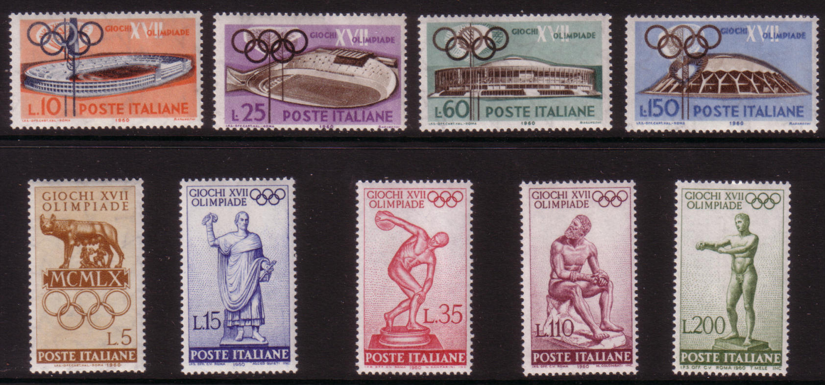 Una serie di otto francobolli italiani per le Olimpiadi di Roma del 1960, con anelli olimpici, stadi, statue antiche, colori e tagli diversi.