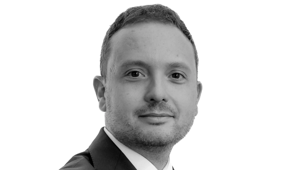 Foto in bianco e nerdo di Andrea Spagnoli dello studio Lexside sulla collezione d'arte.