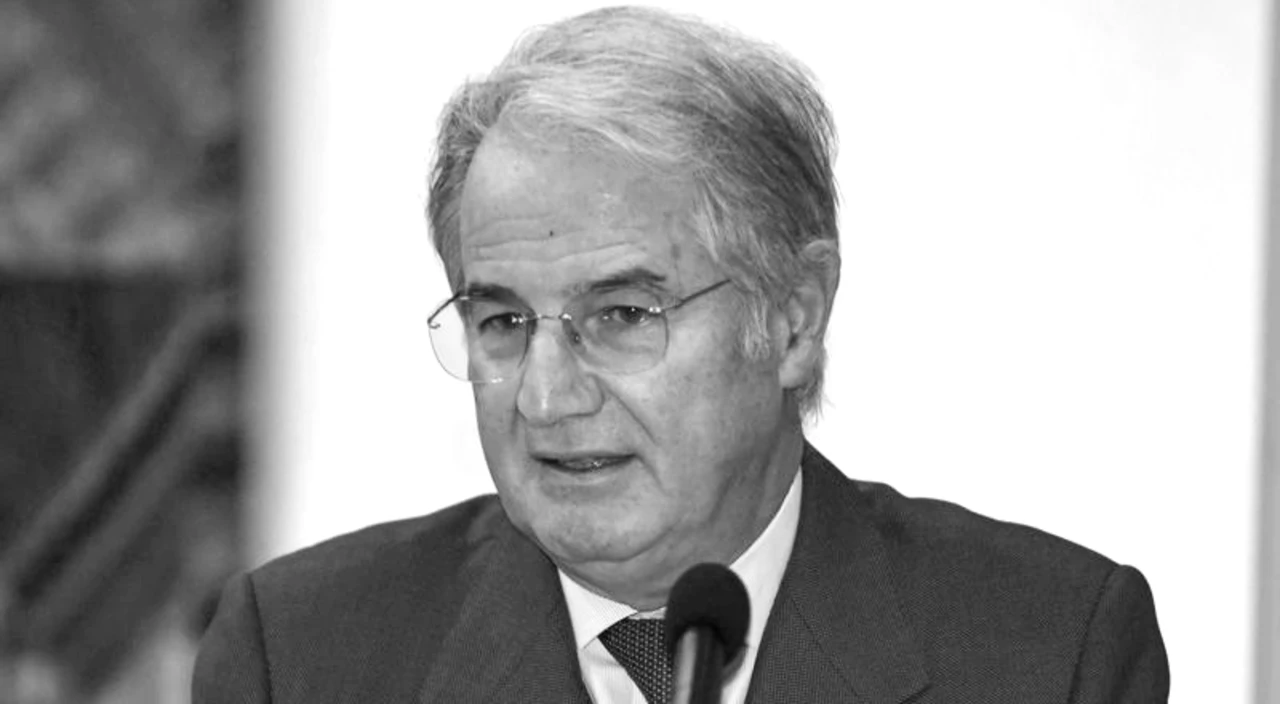 Fotografia in bianco e nero di Paolo Grandi, verso la presidenza di Fideuram Intesa Sanpaolo private banking.