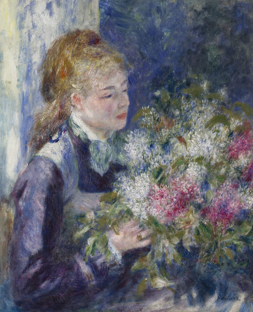 Dipinto impressionista di una donna con capelli raccolti che tiene un grande mazzo di fiori rosa e bianchi.