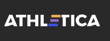Logo bianco "ATHLETICA" su sfondo grigio scuro, con tre barre colorate tra "HL" e "TI".