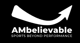 Logo bianco su sfondo nero: freccia curva verso l'alto e testo "AMbelievable SPORTS BEYOND PERFORMANCE".