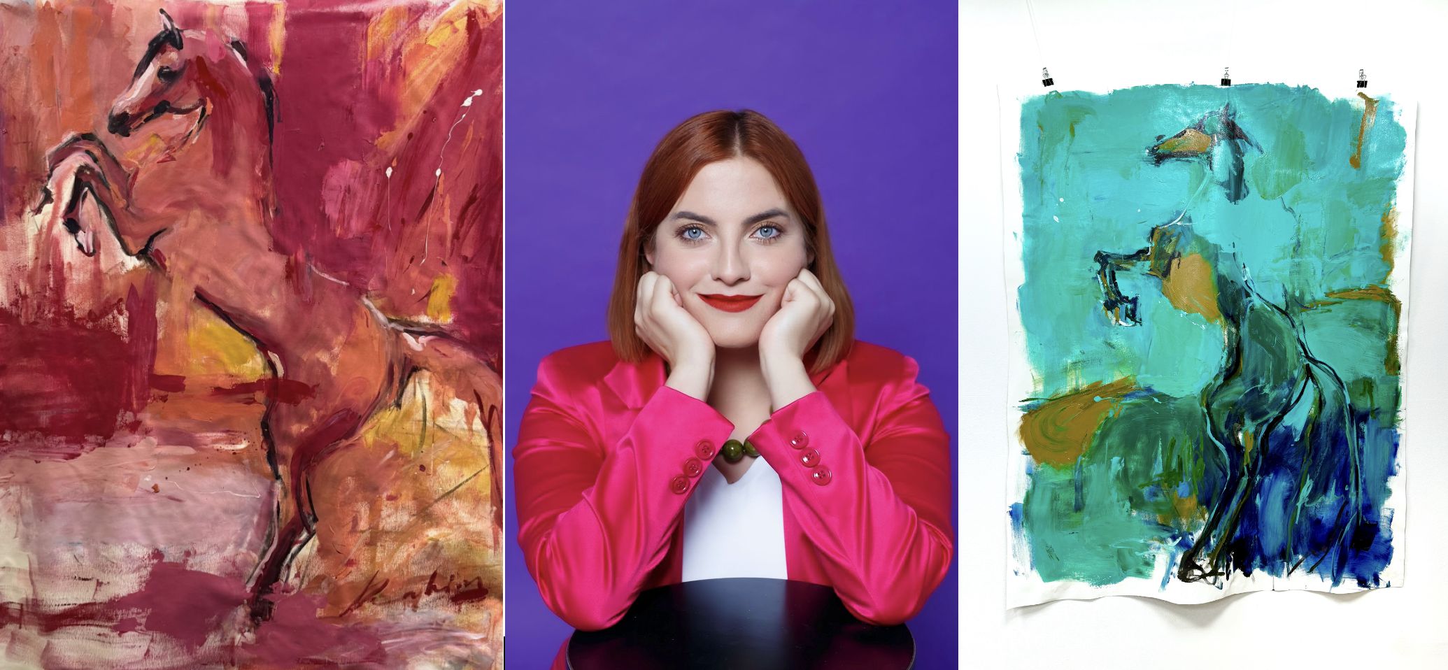 Dipinti di cavalli, uno rosso e uno blu, affiancano una donna con giacca fucsia su sfondo viola.