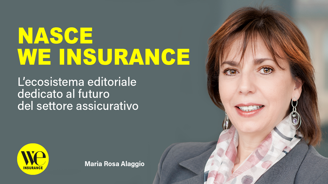 Maria Rosa Alaggio con sciarpa colorata e testo "Nasce We Insurance".